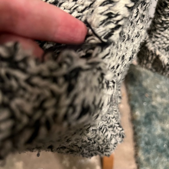 Black & White Chunky Cardigan - Picture 3 of 5